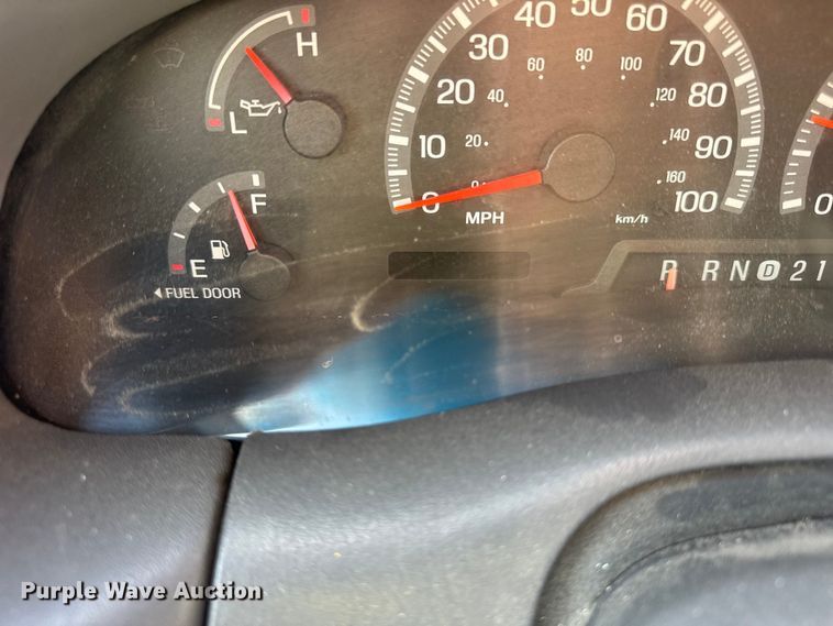 image for item EF2182 2001 Ford F150 SuperCrew pickup truck