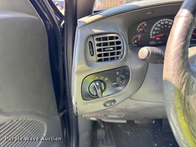 image for item EF2182 2001 Ford F150 SuperCrew pickup truck