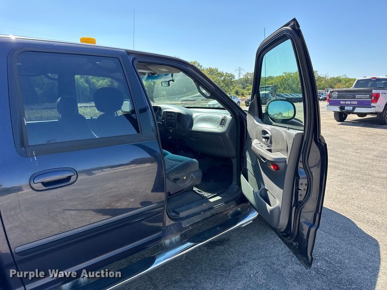 image for item EF2182 2001 Ford F150 SuperCrew pickup truck