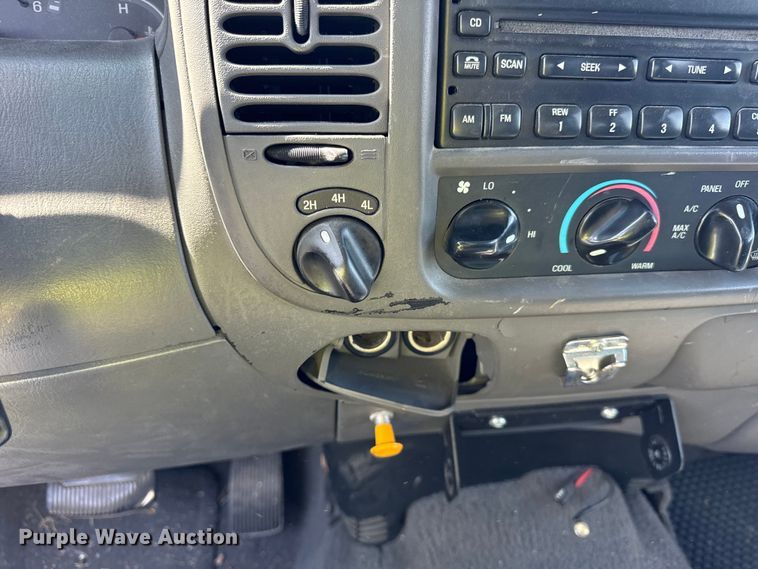 image for item EF2182 2001 Ford F150 SuperCrew pickup truck