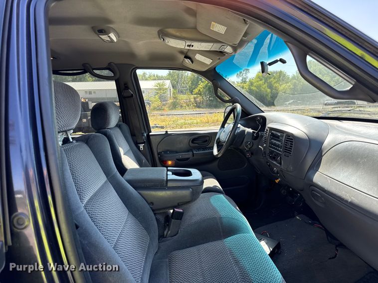 image for item EF2182 2001 Ford F150 SuperCrew pickup truck