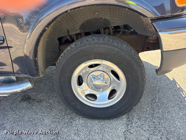 image for item EF2182 2001 Ford F150 SuperCrew pickup truck