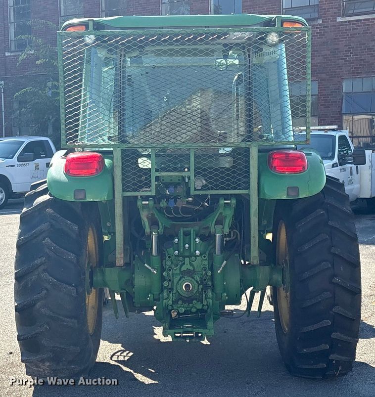 image for item EG8623 2013 John Deere 5085M MFWD tractor