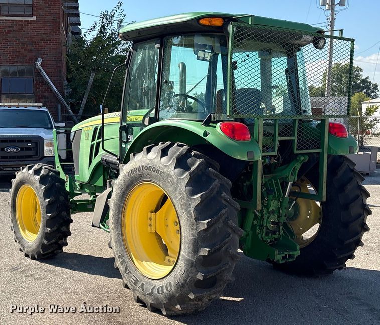 image for item EG8623 2013 John Deere 5085M MFWD tractor