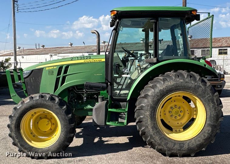 image for item EG8623 2013 John Deere 5085M MFWD tractor