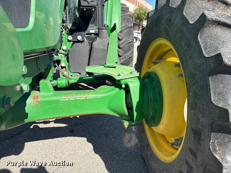 image for item EG8623 2013 John Deere 5085M MFWD tractor