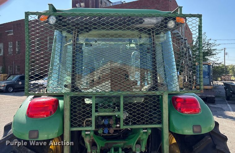 image for item EG8623 2013 John Deere 5085M MFWD tractor