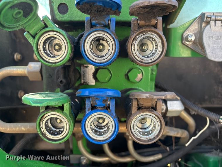 image for item EG8623 2013 John Deere 5085M MFWD tractor