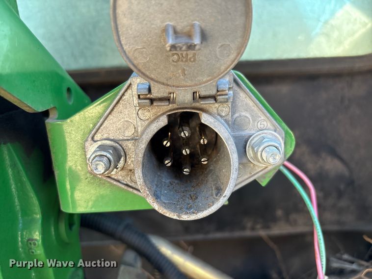 image for item EG8623 2013 John Deere 5085M MFWD tractor