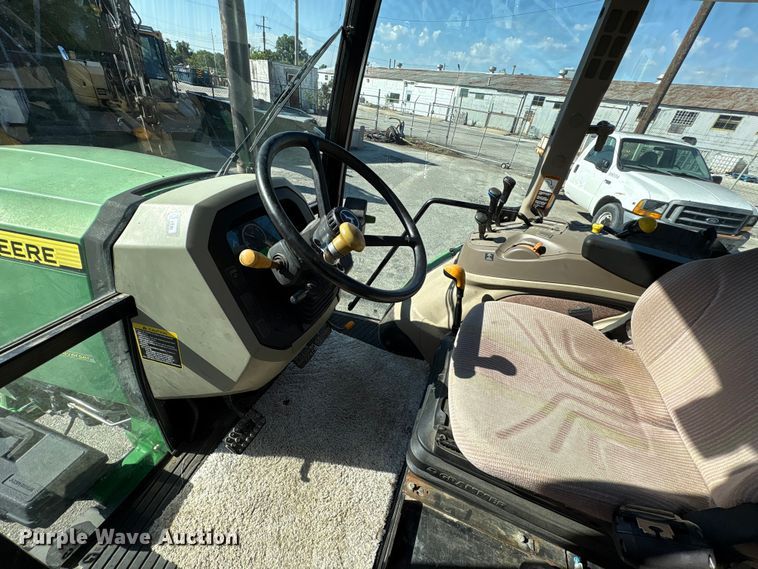 image for item EG8623 2013 John Deere 5085M MFWD tractor