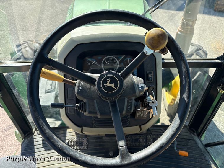 image for item EG8623 2013 John Deere 5085M MFWD tractor