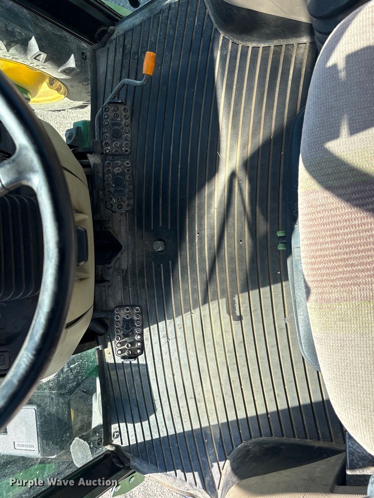 image for item EG8623 2013 John Deere 5085M MFWD tractor