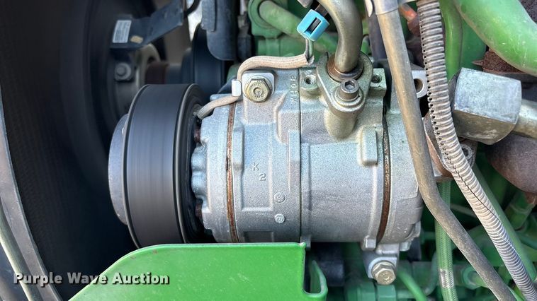 image for item EG8623 2013 John Deere 5085M MFWD tractor