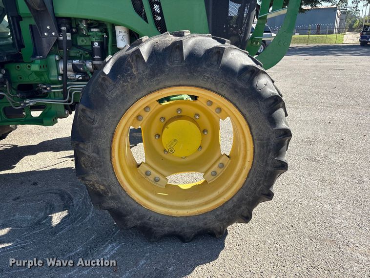 image for item EG8623 2013 John Deere 5085M MFWD tractor