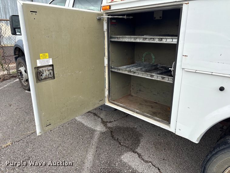 image for item EG8624 2008 Ford F450 Super Duty utility / service truck