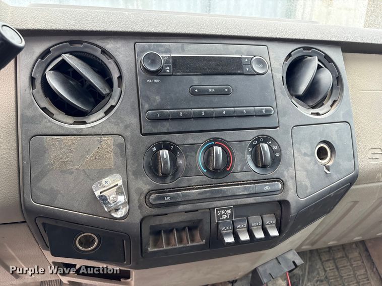 image for item EG8624 2008 Ford F450 Super Duty utility / service truck