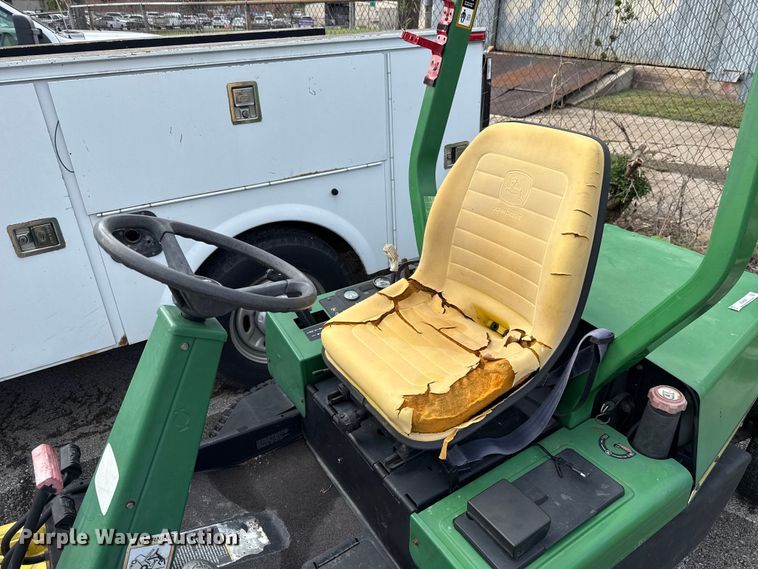 image for item EG8626 1995 John Deere F935 Front Mow lawn mower