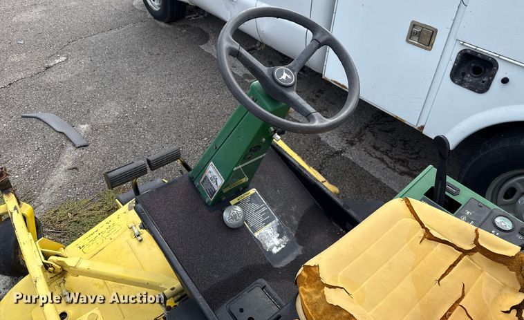 image for item EG8626 1995 John Deere F935 Front Mow lawn mower
