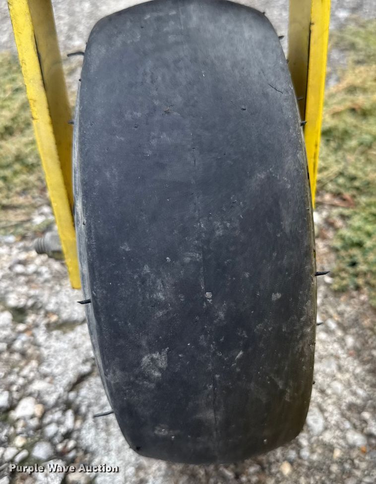 image for item EG8626 1995 John Deere F935 Front Mow lawn mower