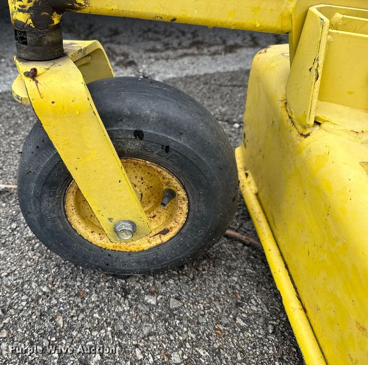 image for item EG8626 1995 John Deere F935 Front Mow lawn mower