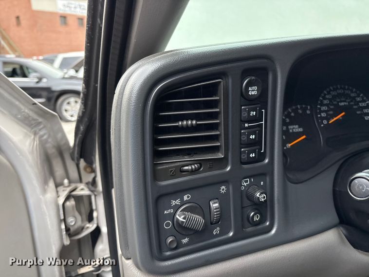 image for item EG8628 2005 Chevrolet Tahoe SUV