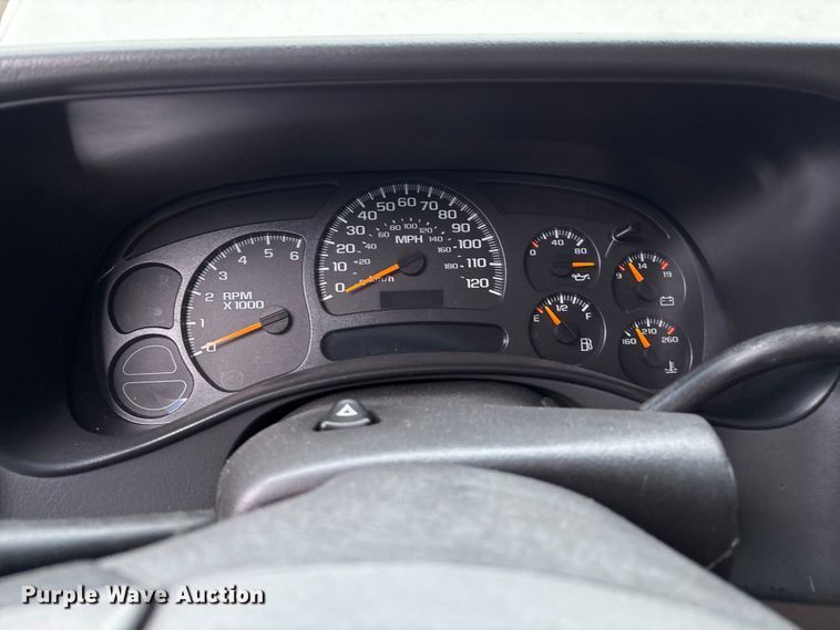 image for item EG8628 2005 Chevrolet Tahoe SUV