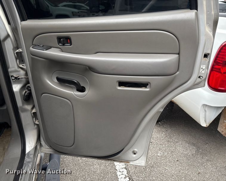 image for item EG8628 2005 Chevrolet Tahoe SUV