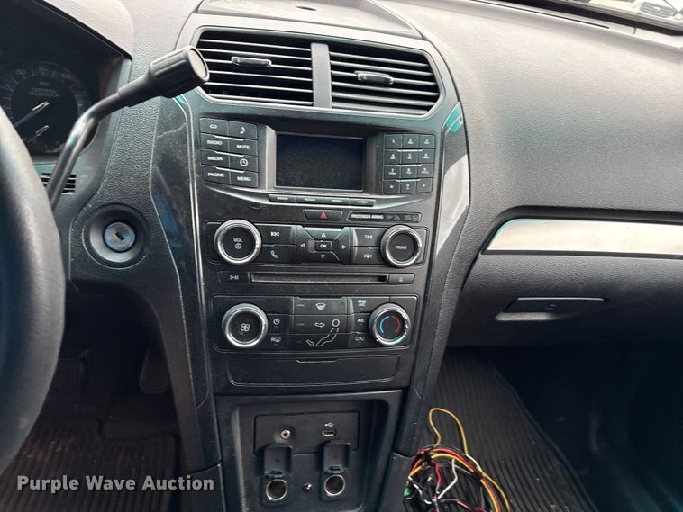 image for item EG8629 2016 Ford Explorer Police SUV