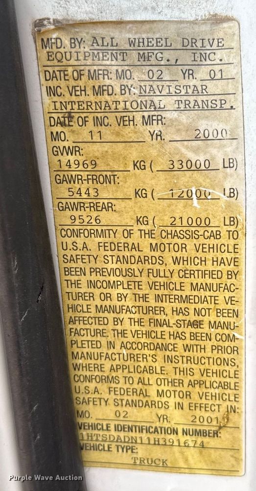 image for item EG8632 2001 International 4900  utility / service truck