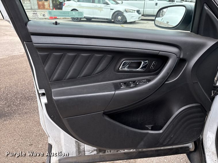 image for item EG8637 2014 Ford Taurus Police 