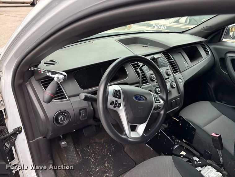image for item EG8637 2014 Ford Taurus Police 