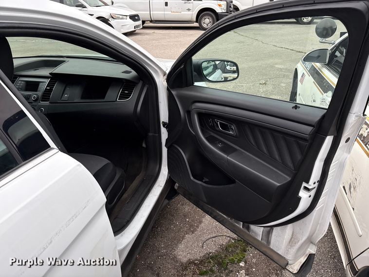 image for item EG8637 2014 Ford Taurus Police 