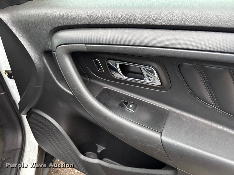 image for item EG8637 2014 Ford Taurus Police 