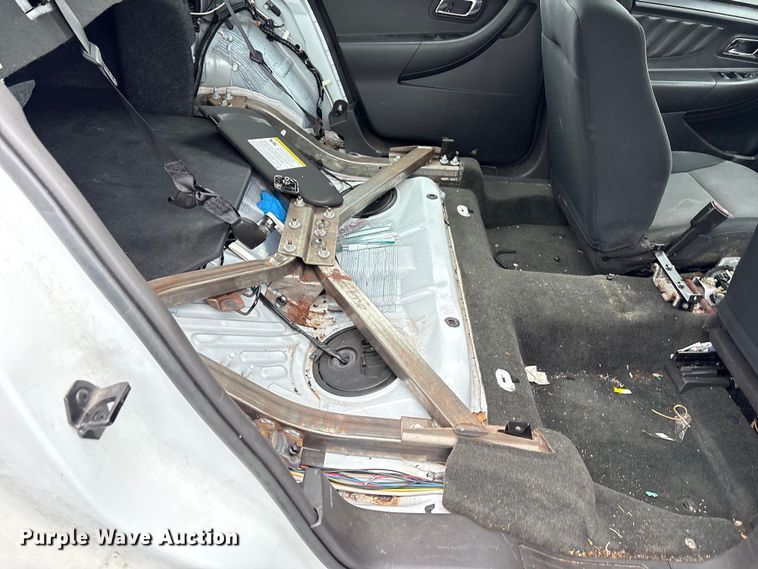 image for item EG8637 2014 Ford Taurus Police 