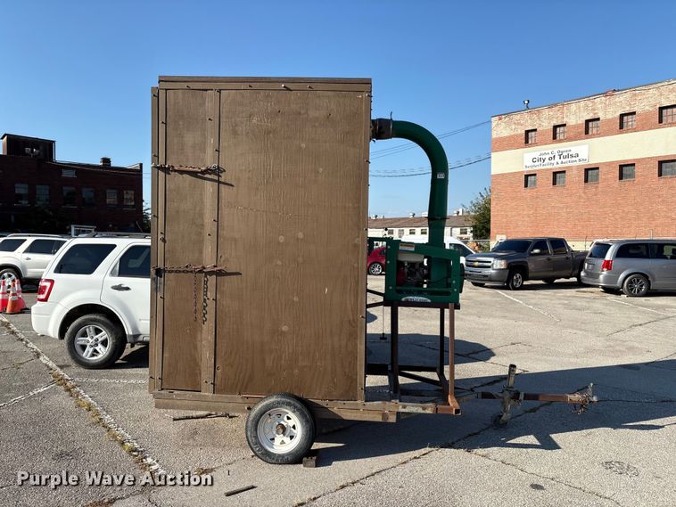 image for item EG8642 Billy Goat leaf box vacuum