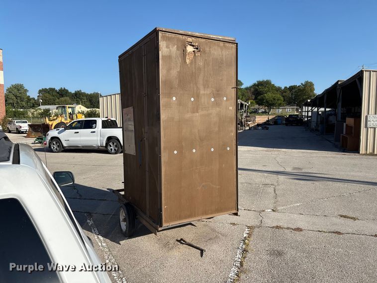 image for item EG8642 Billy Goat leaf box vacuum