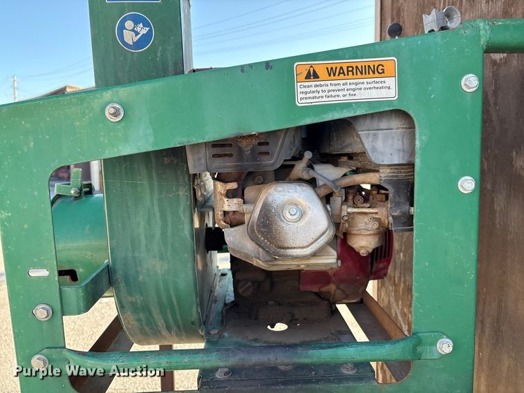 image for item EG8642 Billy Goat leaf box vacuum