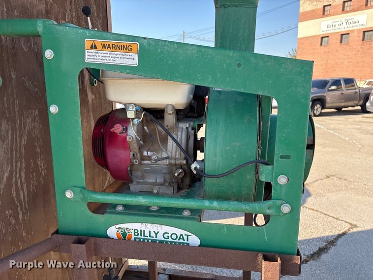 image for item EG8642 Billy Goat leaf box vacuum