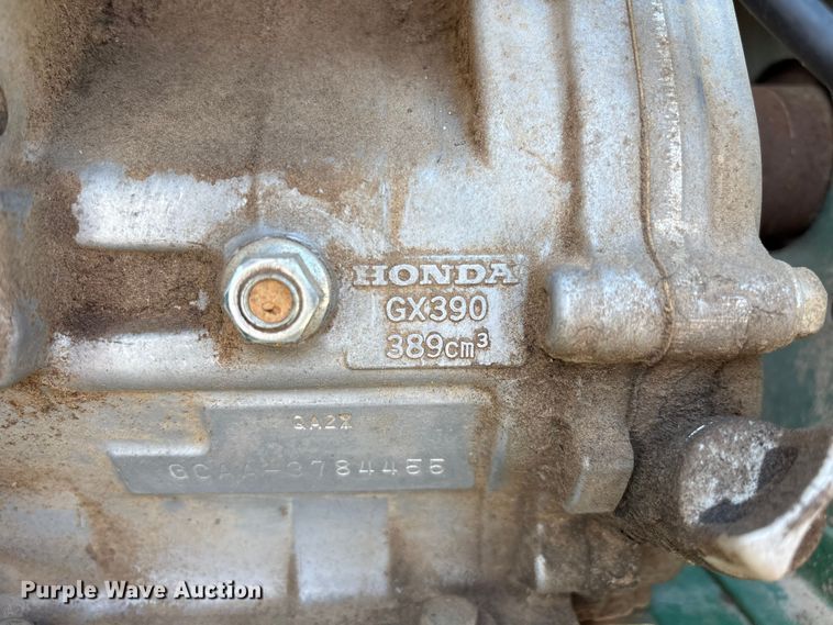 image for item EG8642 Billy Goat leaf box vacuum