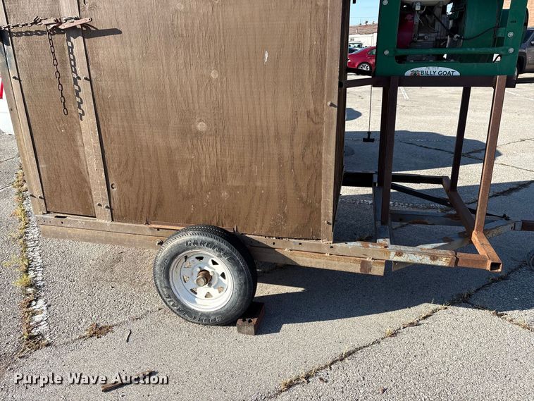 image for item EG8642 Billy Goat leaf box vacuum