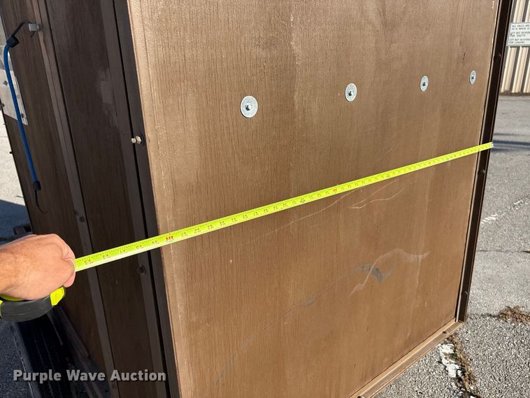 image for item EG8642 Billy Goat leaf box vacuum