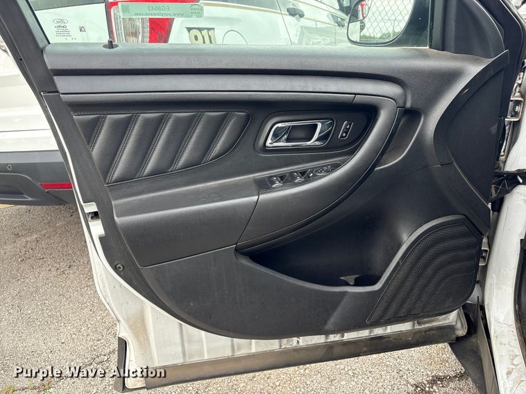 image for item EG8643 2014 Ford Taurus Police 