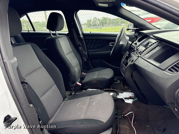 image for item EG8643 2014 Ford Taurus Police 