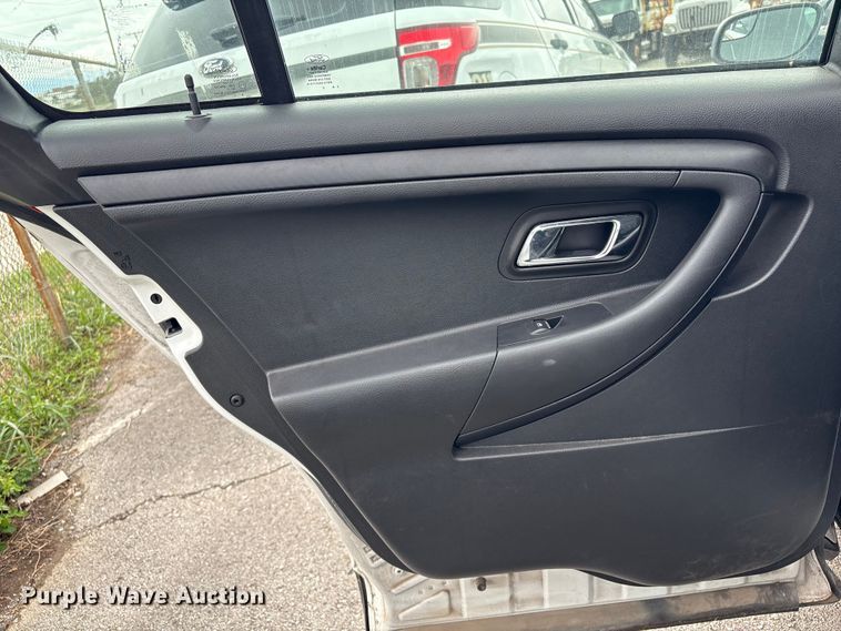 image for item EG8643 2014 Ford Taurus Police 