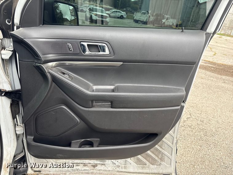 image for item EG8645 2013 Ford Explorer Police SUV