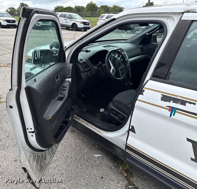 image for item EG8647 2013 Ford Explorer Police SUV