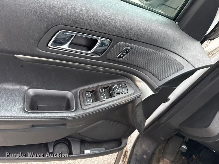 image for item EG8647 2013 Ford Explorer Police SUV