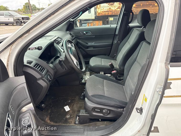 image for item EG8647 2013 Ford Explorer Police SUV