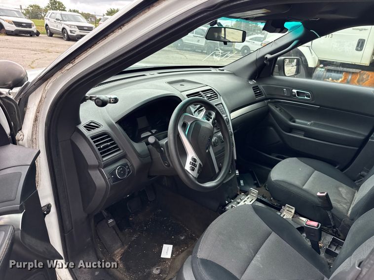 image for item EG8647 2013 Ford Explorer Police SUV