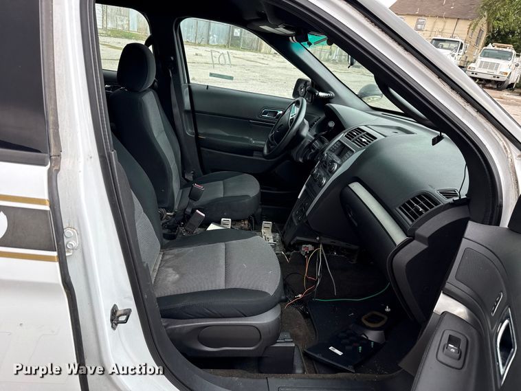 image for item EG8647 2013 Ford Explorer Police SUV